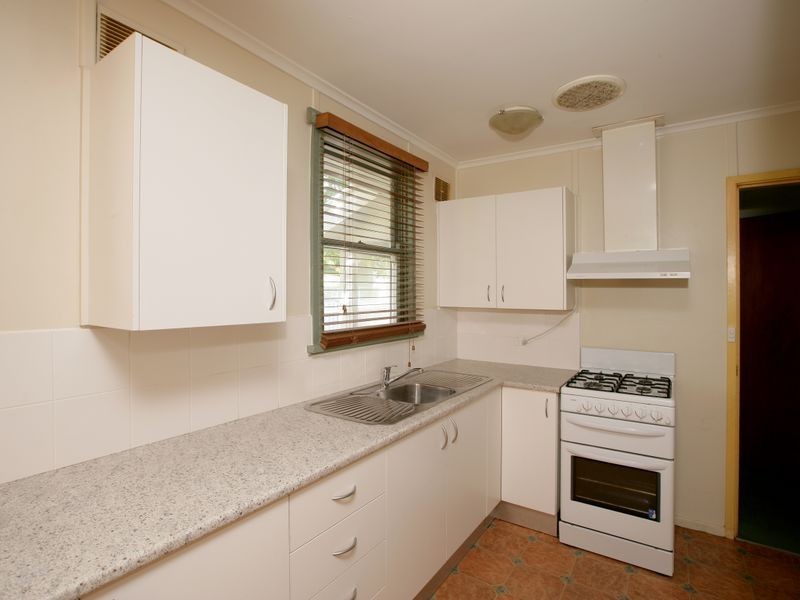 6 McKell Avenue, Mount Austin NSW 2650