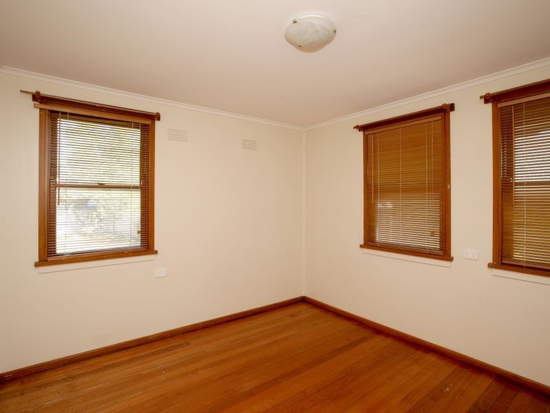 6 McKell Avenue, Mount Austin NSW 2650