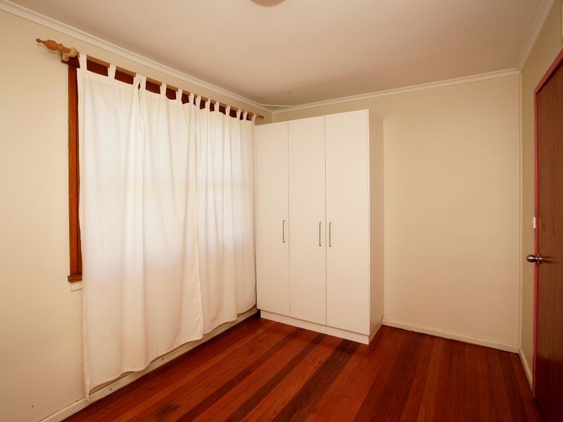 6 McKell Avenue, Mount Austin NSW 2650