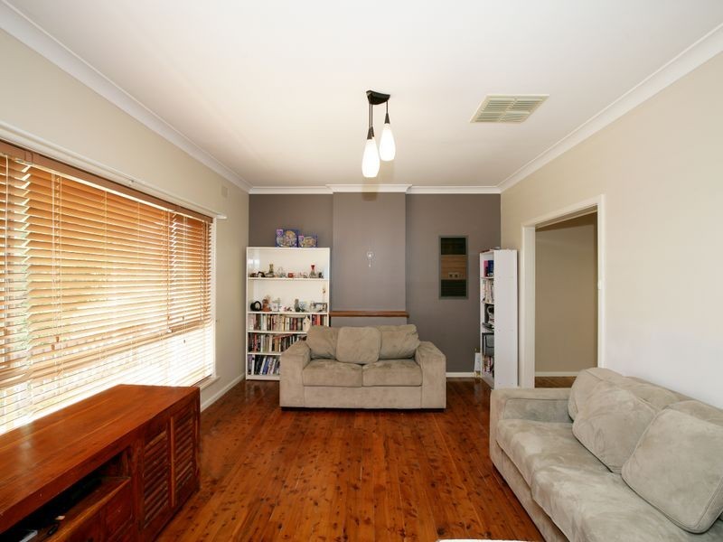 30 Waranga Avenue, Mount Austin NSW 2650