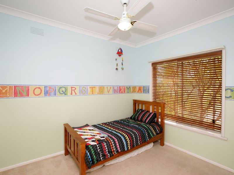 30 Waranga Avenue, Mount Austin NSW 2650