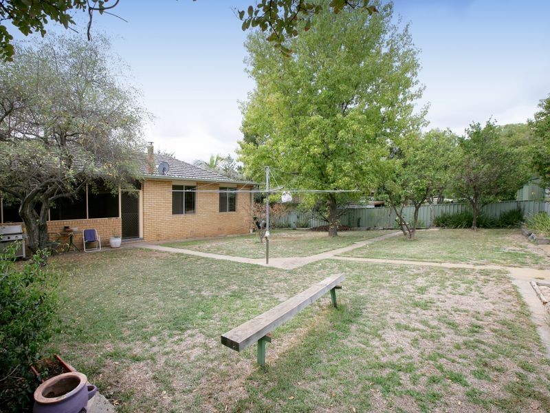 30 Waranga Avenue, Mount Austin NSW 2650