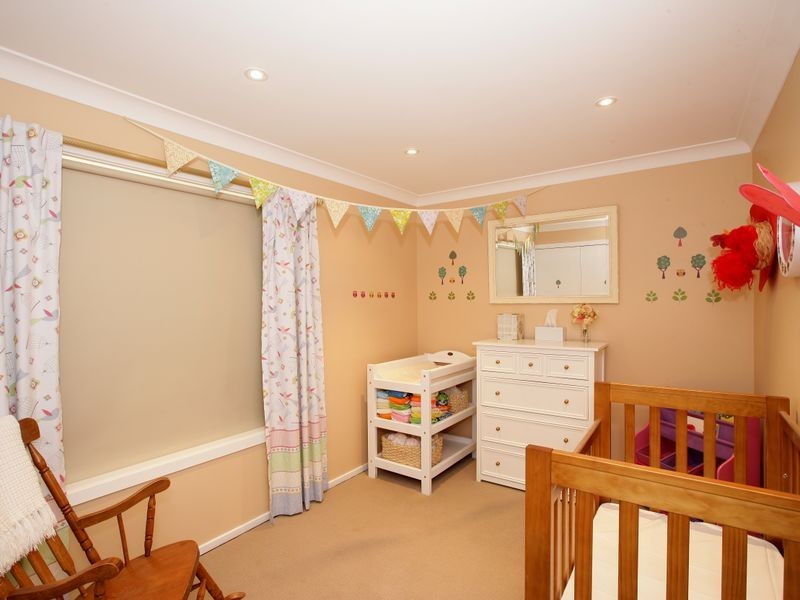 4 Jeeba Place, Glenfield Park NSW 2650
