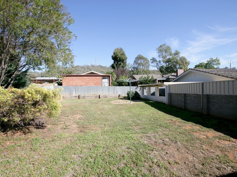 6 Sherwood Avenue, Kooringal NSW 2650
