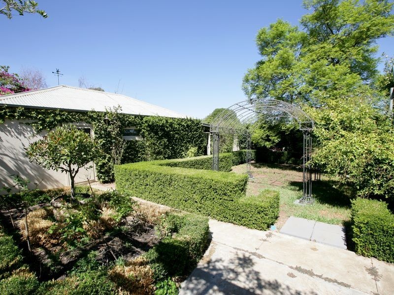 259 Lake Albert Road, Kooringal NSW 2650