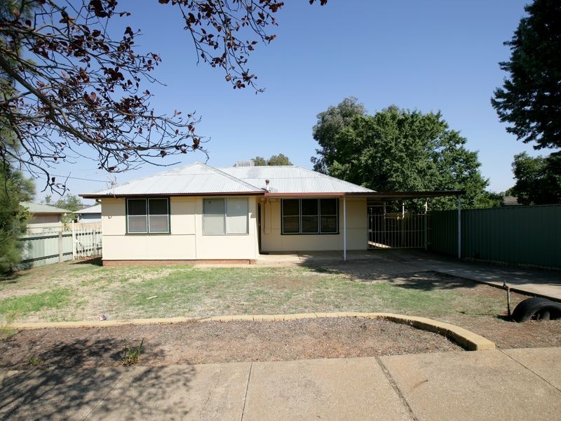 52 Hely Avenue, Turvey Park NSW 2650