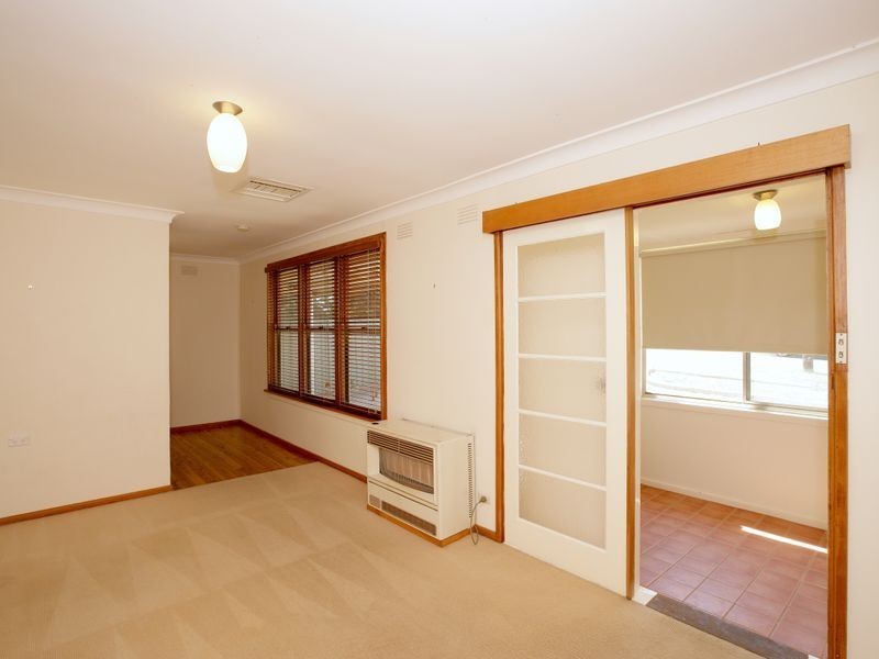 52 Hely Avenue, Turvey Park NSW 2650