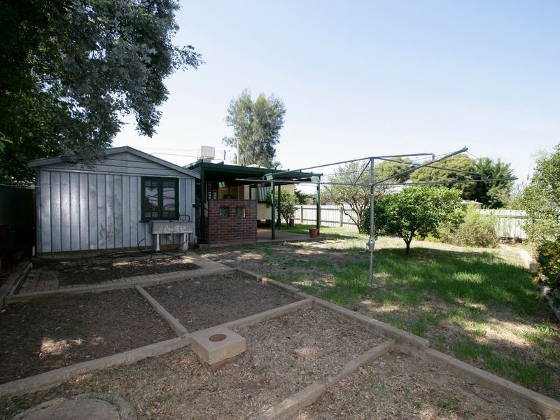 52 Hely Avenue, Turvey Park NSW 2650