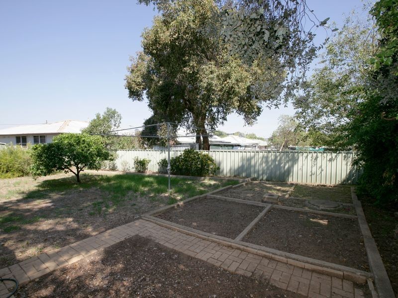 52 Hely Avenue, Turvey Park NSW 2650