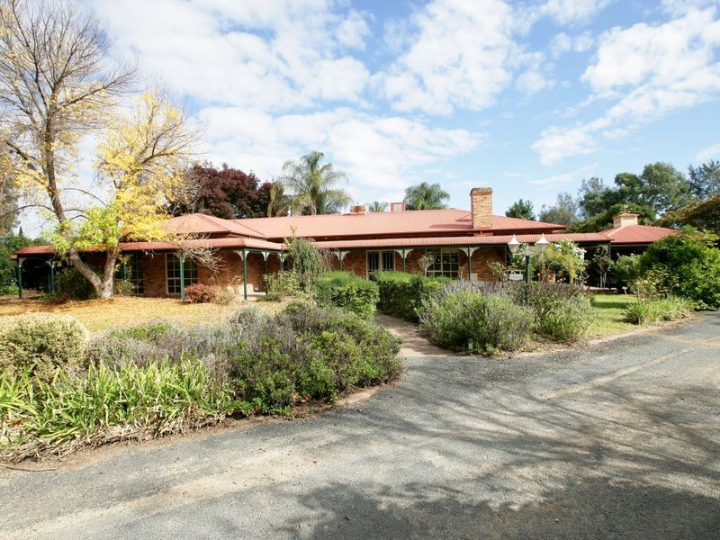 12 Mallee Road, Springvale NSW 2650