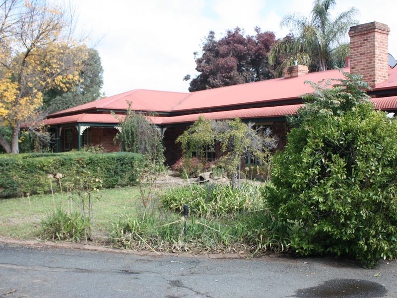 12 Mallee Road, Springvale NSW 2650