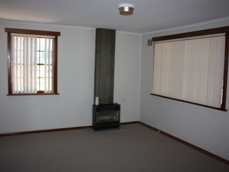 11 Sepik Road, Ashmont NSW 2650