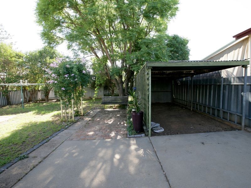 9 Macquarie Street, Mount Austin NSW 2650