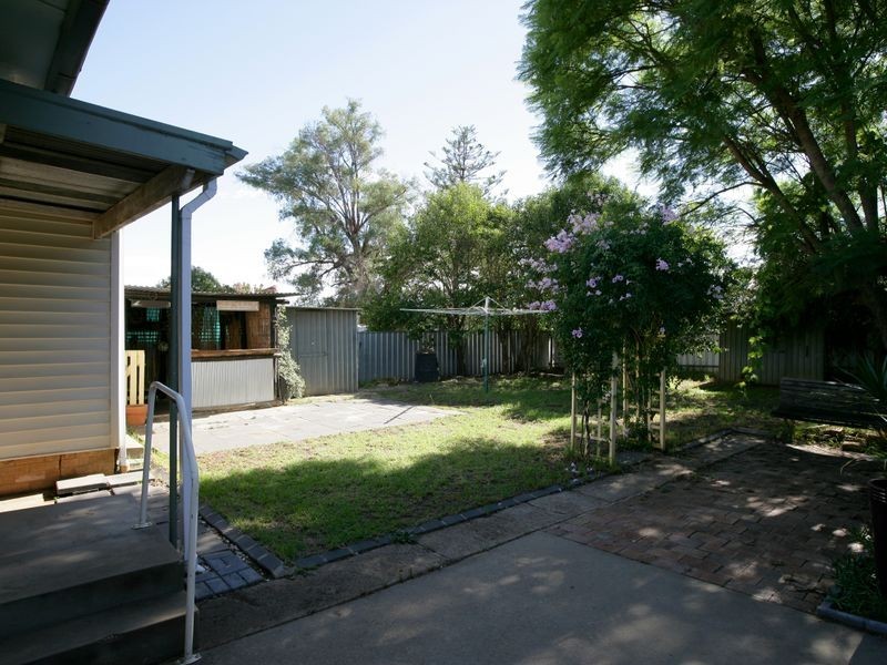 9 Macquarie Street, Mount Austin NSW 2650