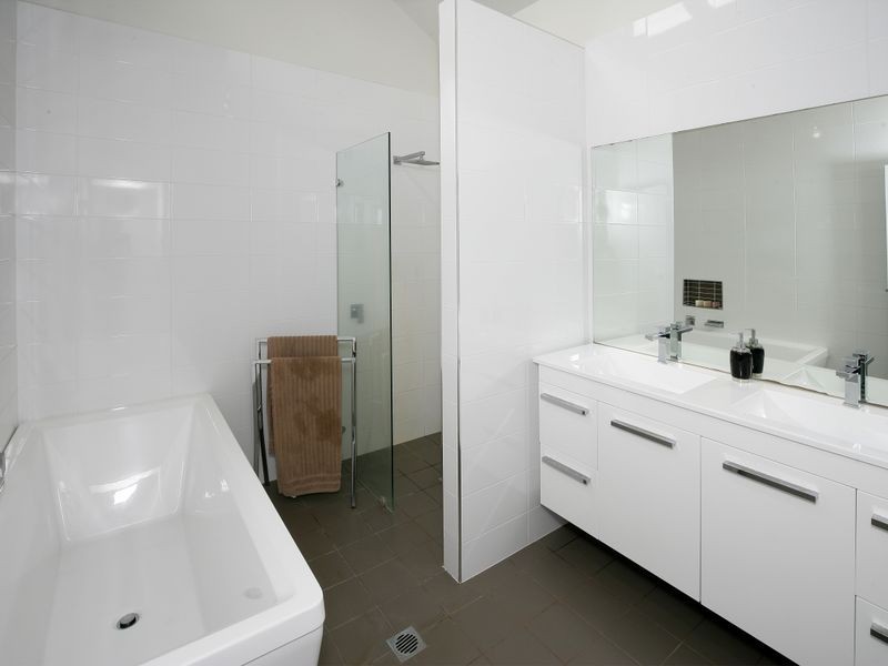 79 Red Hill Road, Kooringal NSW 2650