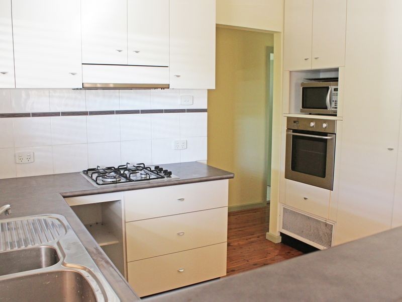 19 Nilma Avenue, Mount Austin NSW 2650