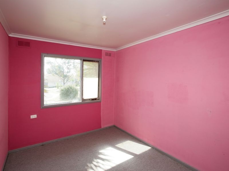 4 Rogers Place, Tolland NSW 2650