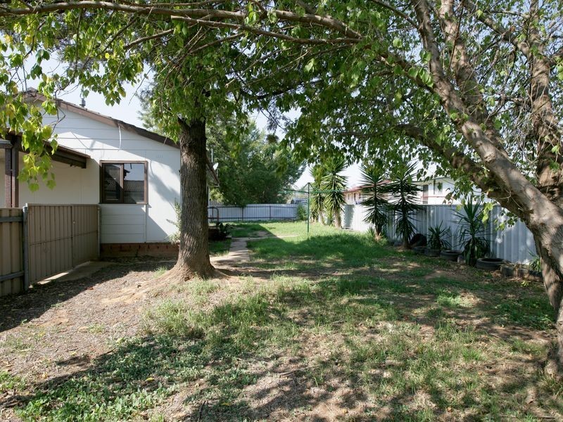 4 Rogers Place, Tolland NSW 2650