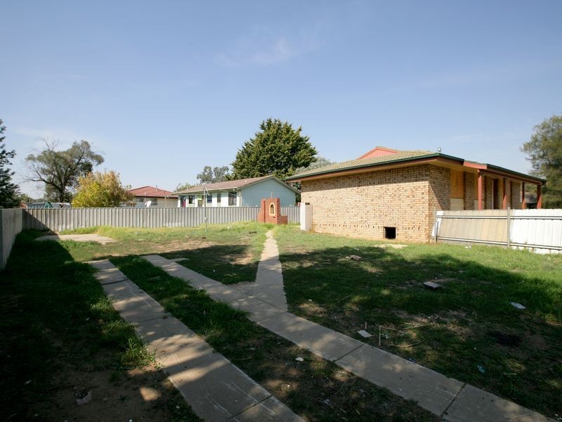 1 Bingham Place, Tolland NSW 2650