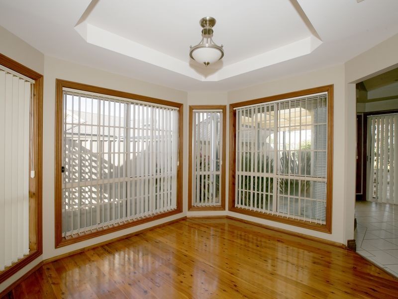 70 Yentoo Drive, Glenfield Park NSW 2650