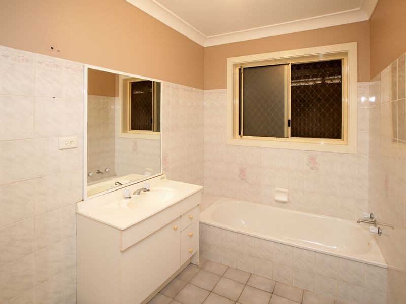 120 Raye Street, Tolland NSW 2650