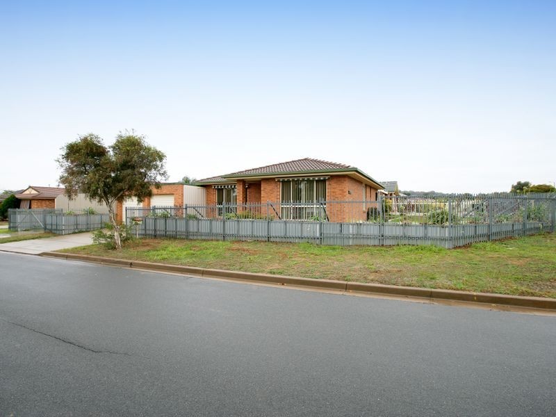 120 Raye Street, Tolland NSW 2650
