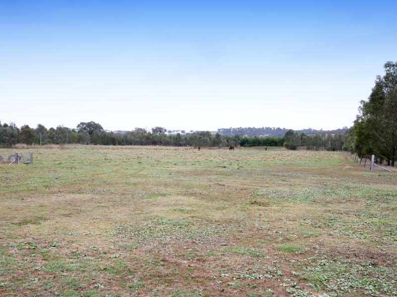 4 Campaspe Close, Springvale NSW 2650