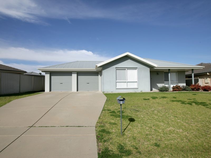 2 Birri Place, Glenfield Park NSW 2650