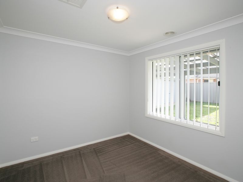 2 Birri Place, Glenfield Park NSW 2650