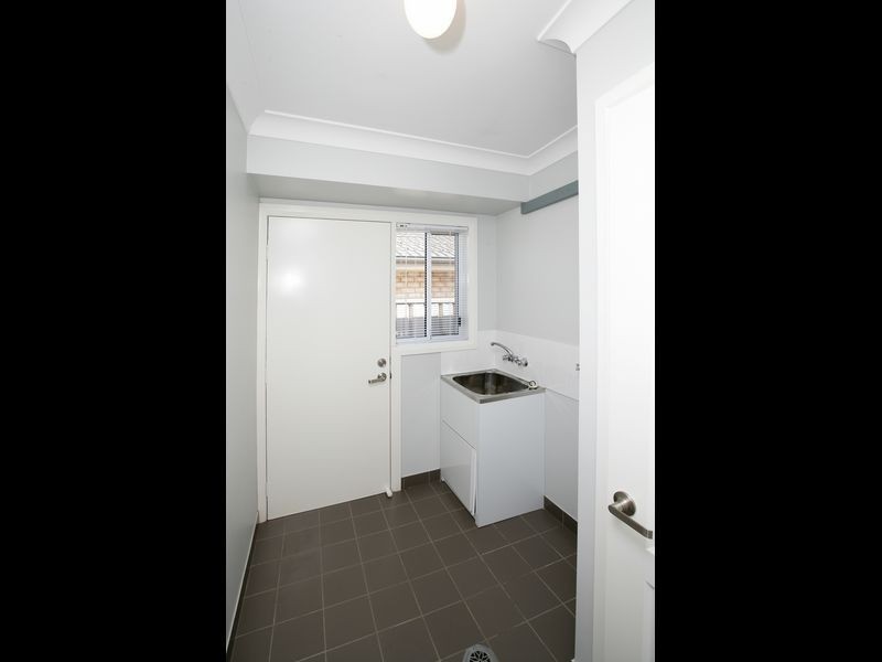 2 Birri Place, Glenfield Park NSW 2650