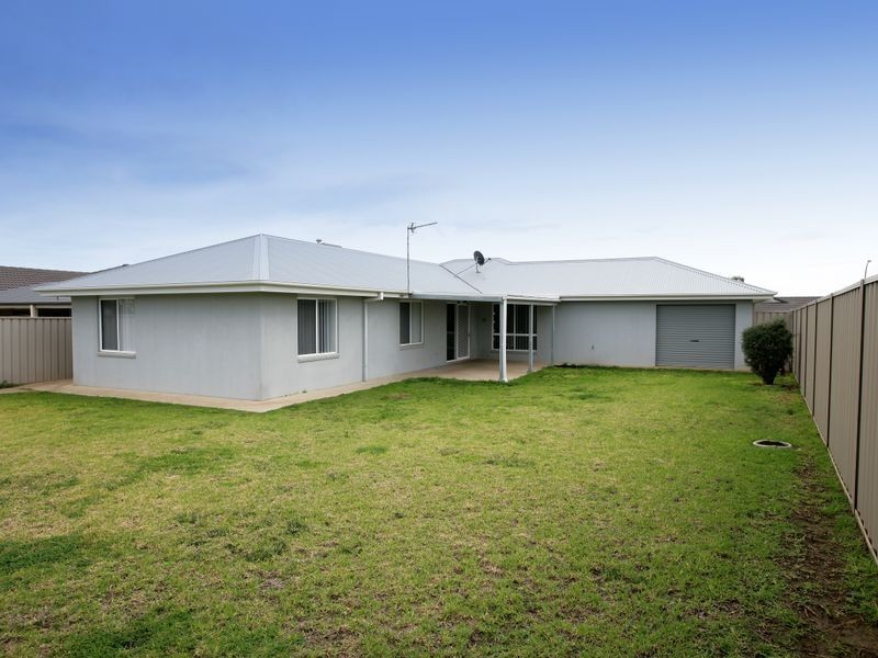 2 Birri Place, Glenfield Park NSW 2650