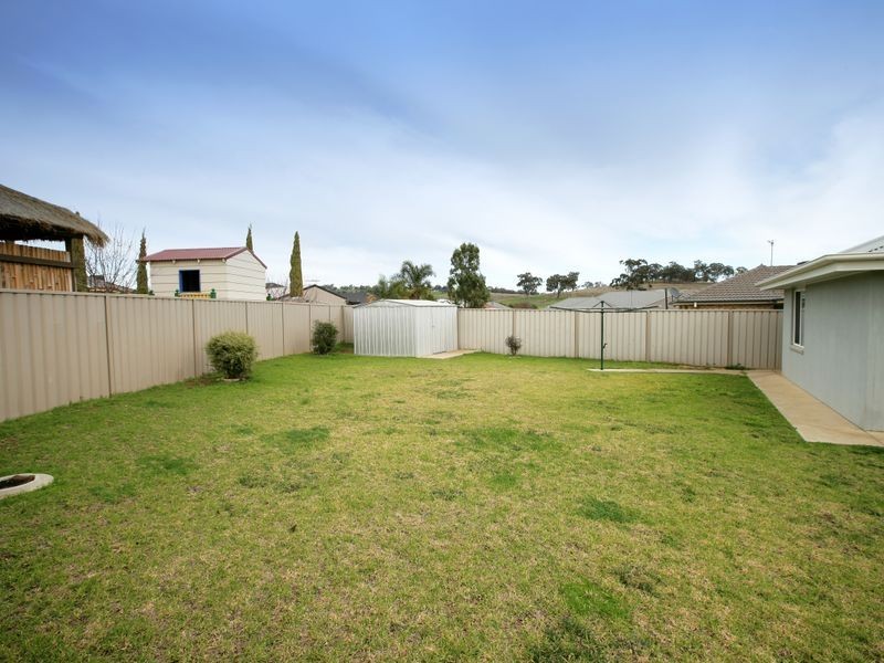 2 Birri Place, Glenfield Park NSW 2650