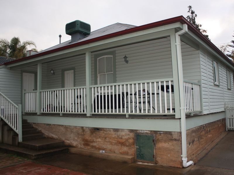 62 Joffre Street, Junee NSW 2663