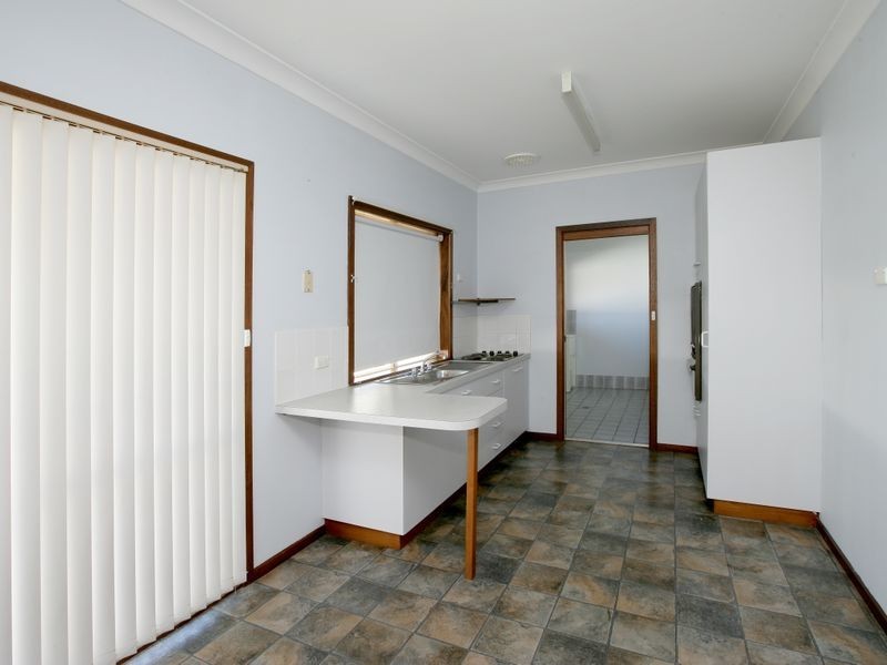 4 Nardoo Street, Glenfield Park NSW 2650