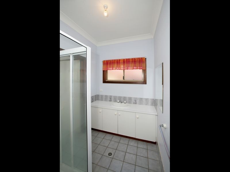 4 Nardoo Street, Glenfield Park NSW 2650