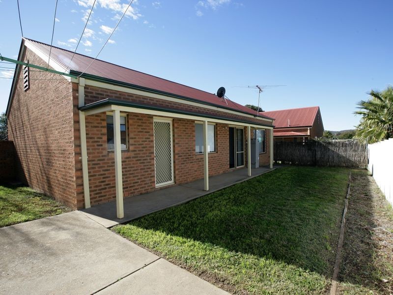 4 Nardoo Street, Glenfield Park NSW 2650