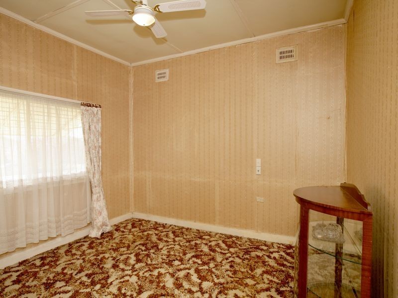 12 Wooden Street, Turvey Park NSW 2650