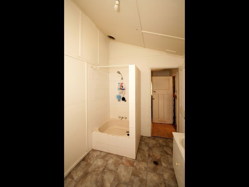 60 Urana Street, Turvey Park NSW 2650