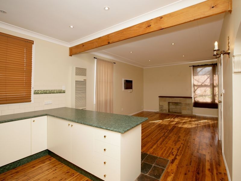 145 Macleay Street, Mount Austin NSW 2650