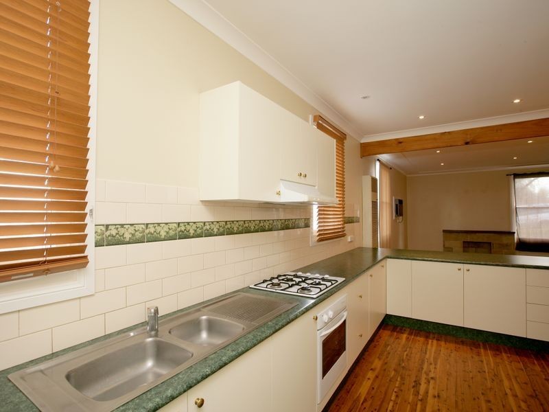 145 Macleay Street, Mount Austin NSW 2650