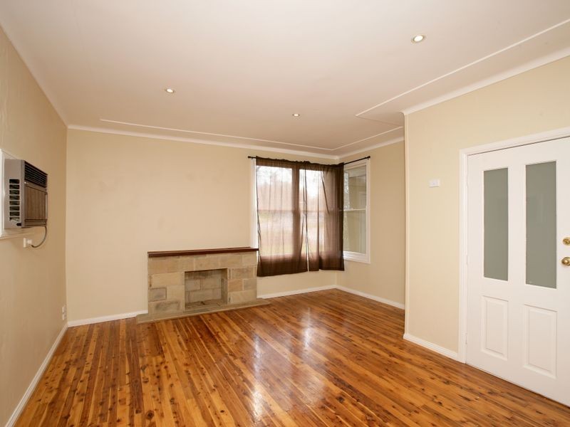 145 Macleay Street, Mount Austin NSW 2650