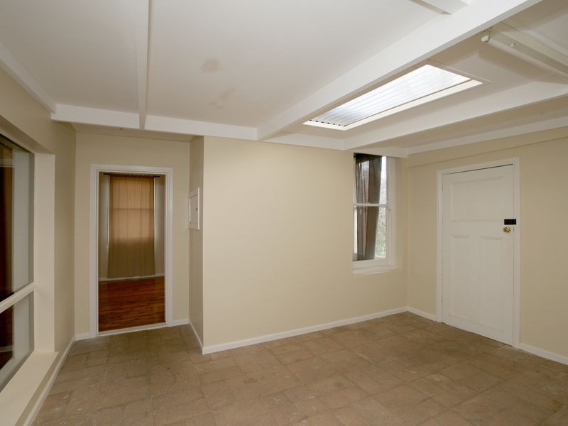 145 Macleay Street, Mount Austin NSW 2650