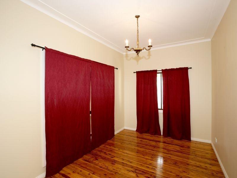 145 Macleay Street, Mount Austin NSW 2650
