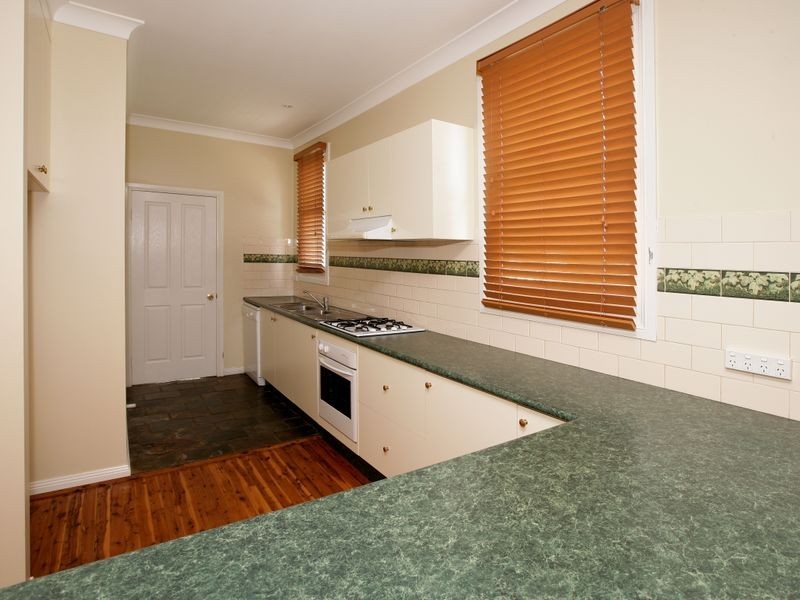 145 Macleay Street, Mount Austin NSW 2650