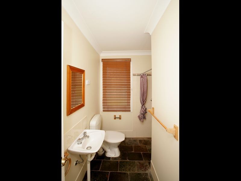 145 Macleay Street, Mount Austin NSW 2650