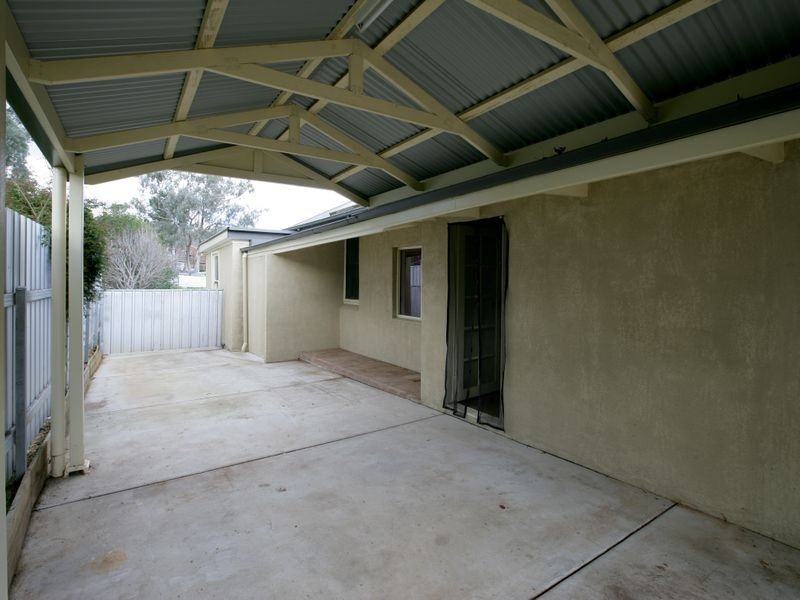 145 Macleay Street, Mount Austin NSW 2650