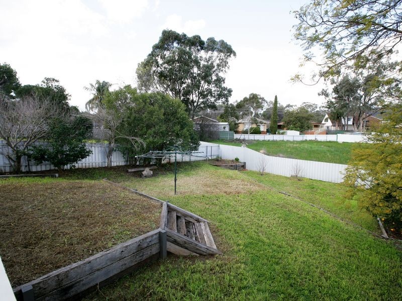 145 Macleay Street, Mount Austin NSW 2650