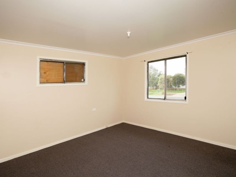 137 Raye Street, Tolland NSW 2650