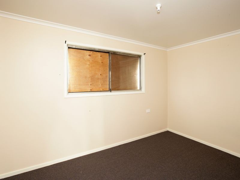 137 Raye Street, Tolland NSW 2650