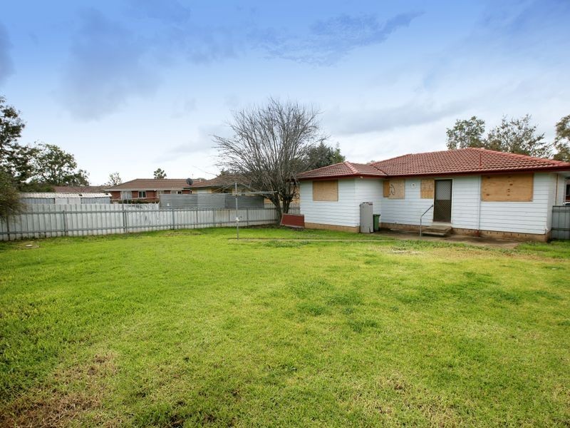 137 Raye Street, Tolland NSW 2650